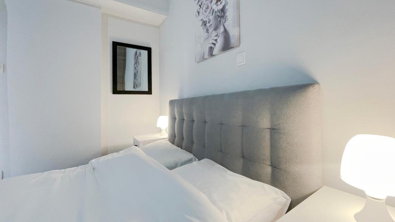 Kodrigktonos Central 77Sqm Apt In Viktoria Athens Exterior photo